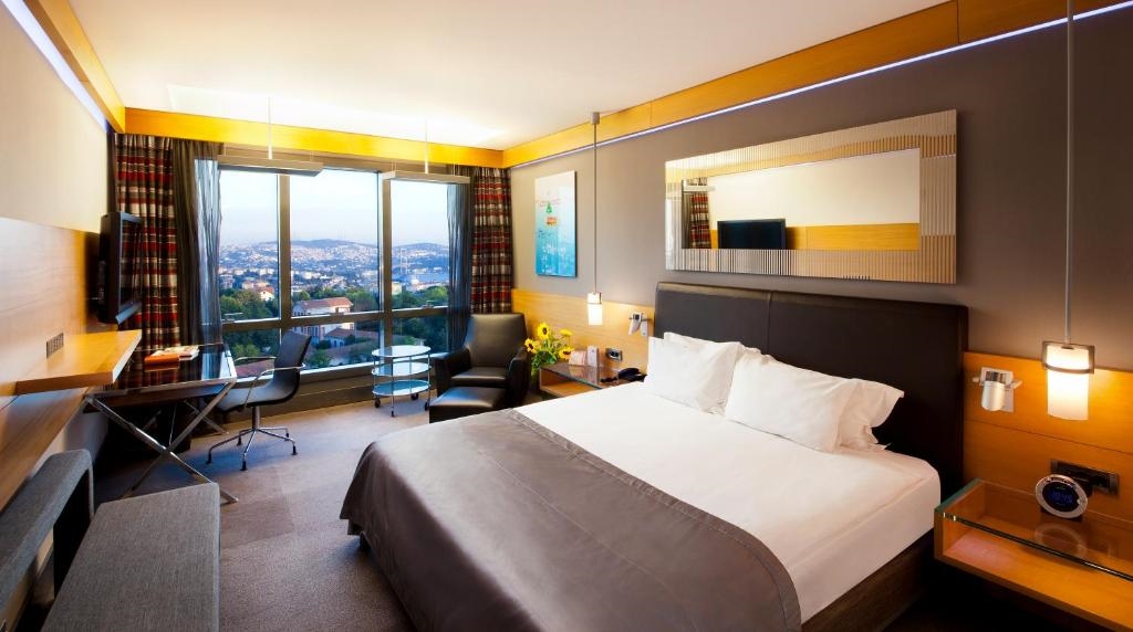 Point Hotel Barbaros 5