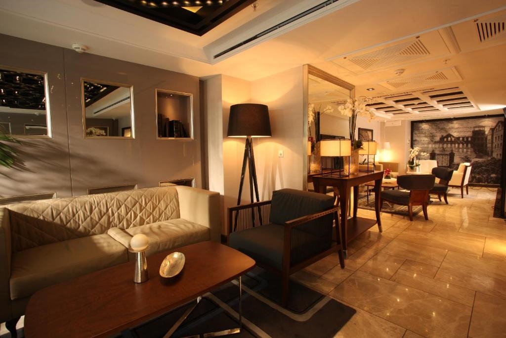 La Villa Hotel 2