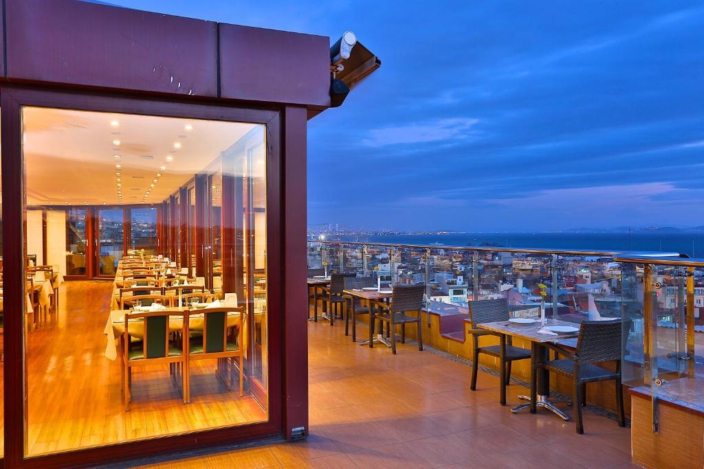 Grand Madrid Hotel 3