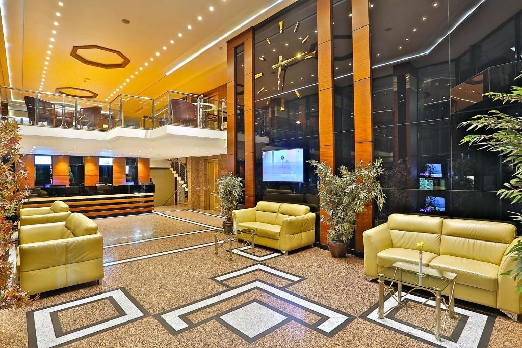Grand Madrid Hotel 4