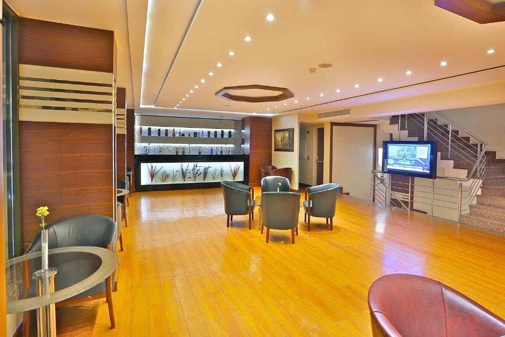 Grand Madrid Hotel 5