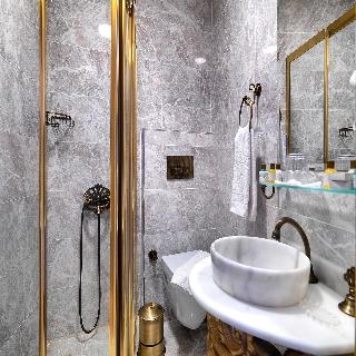 White Monarch Hotel 3