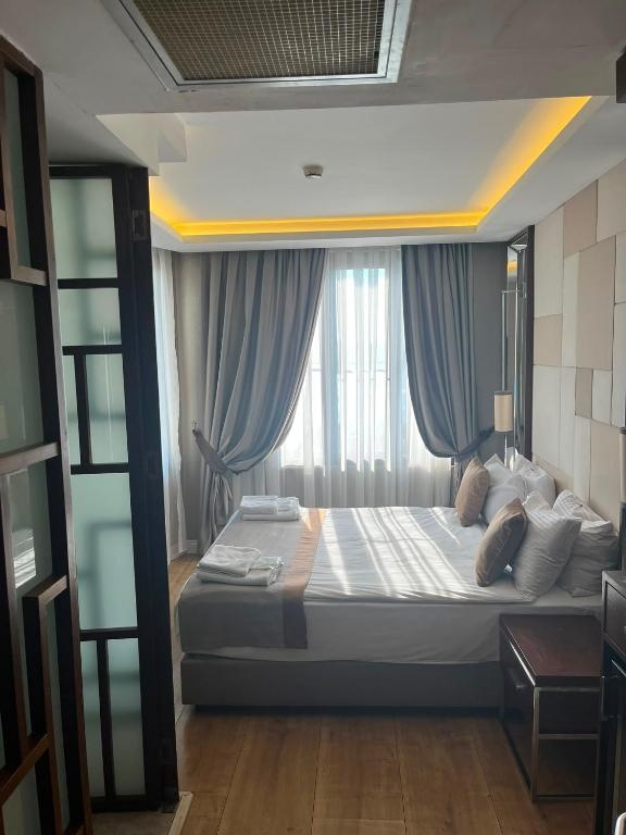 The Biancho Hotel Pera 4