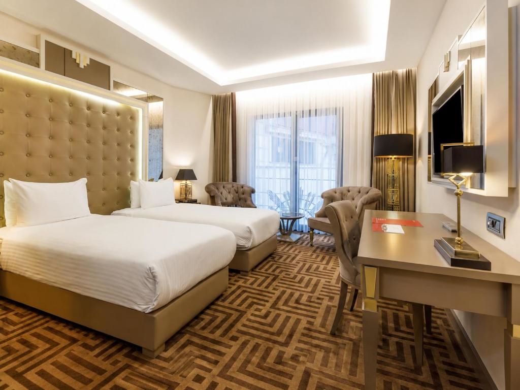 Ramada By Wyndham Istanbul Golden Horn 2
