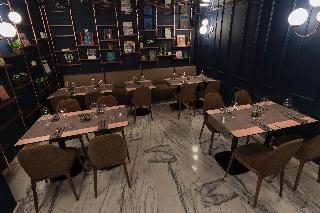 Endless Art Hotel 3