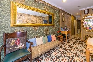 Walnut Shell Hotel 3