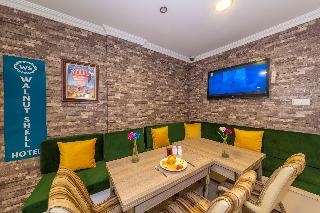 Walnut Shell Hotel 2