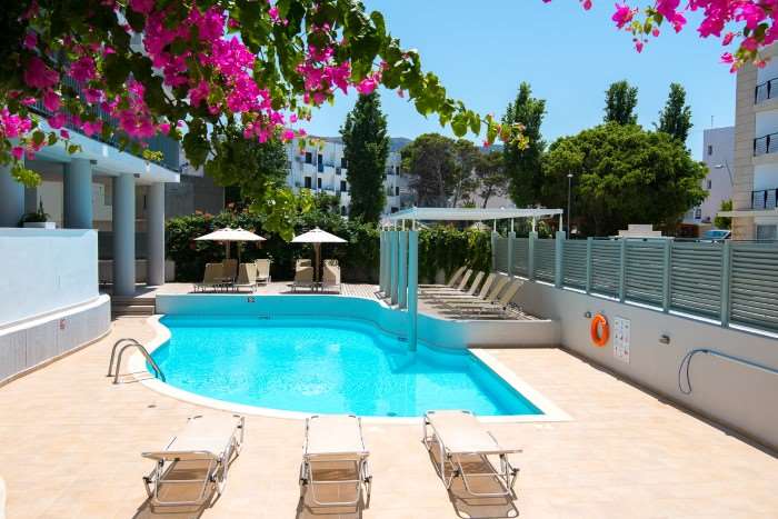ALIA BEACH HOTEL 4