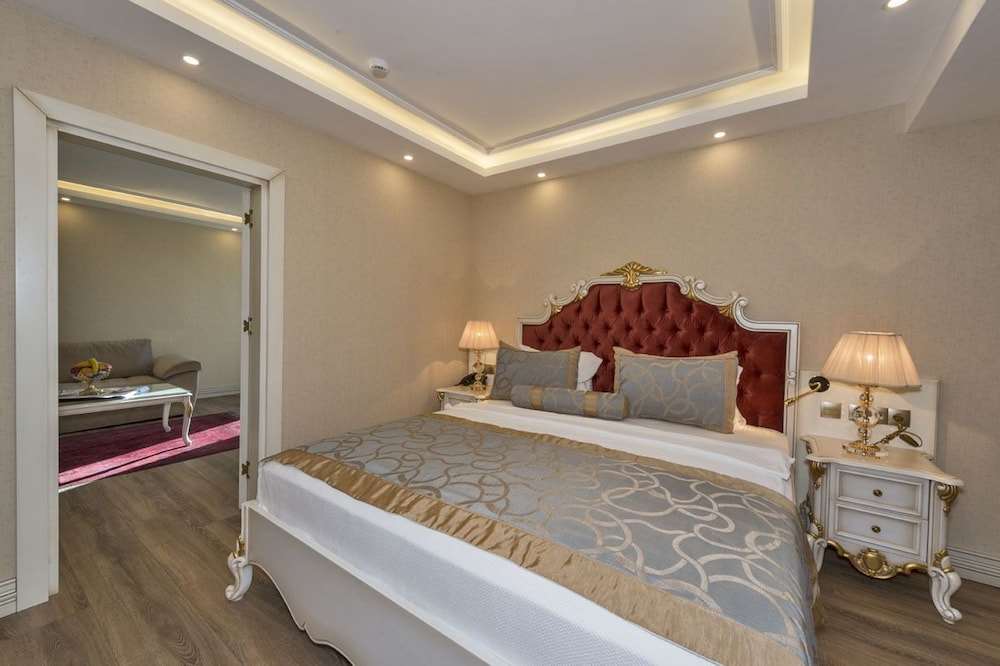 Glorious Hotel 2