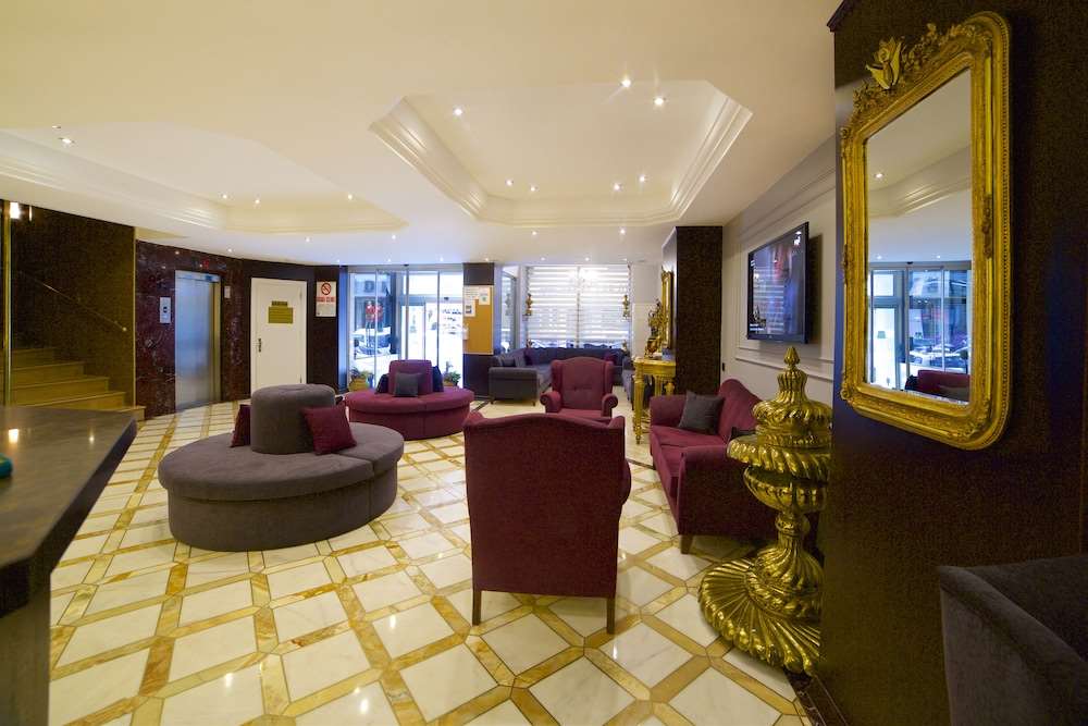 Grand Ant Hotel 4