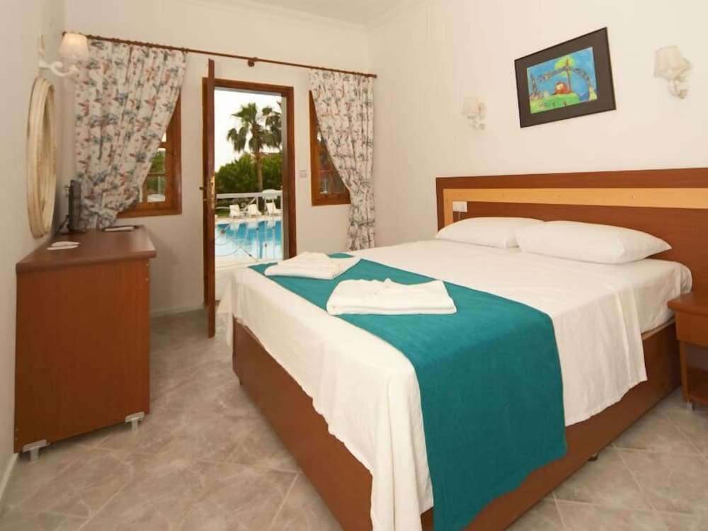White Otel 5