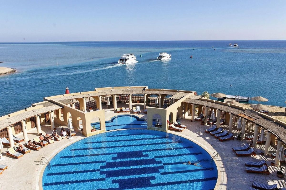 Three Corners Ocean View Hotel 4