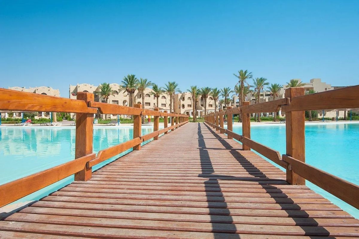 Royal Lagoons Resort & Aqua Park 4