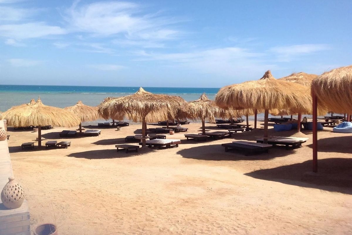 Caves Beach Resort Hurghada 4