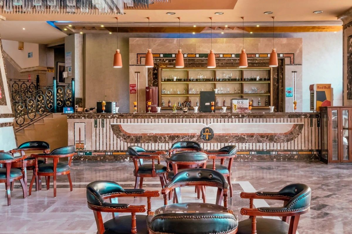 AMC Royal Hotel & Spa 5