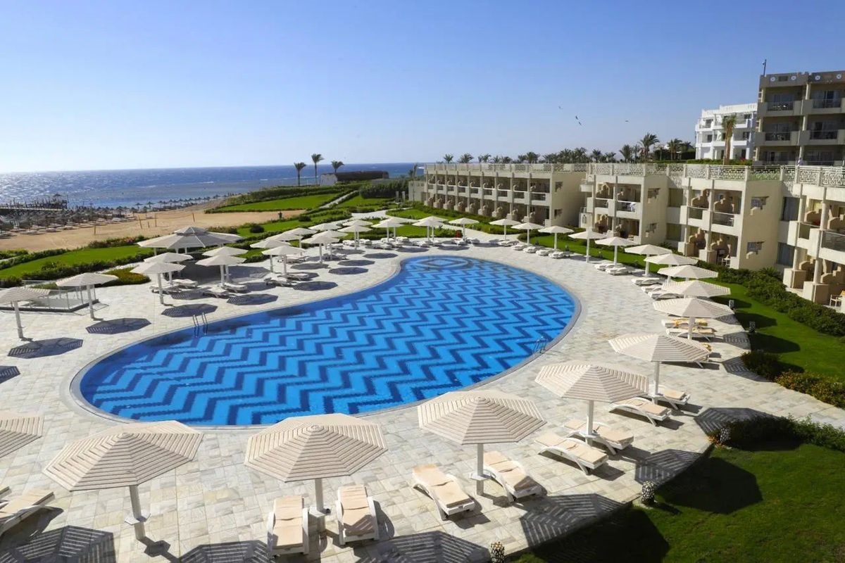Sirena Beach Resort Spa
