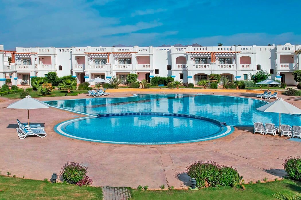 Continental Plaza Beach 2