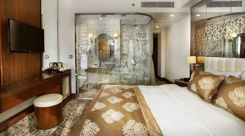 Pera Center Hotel 5