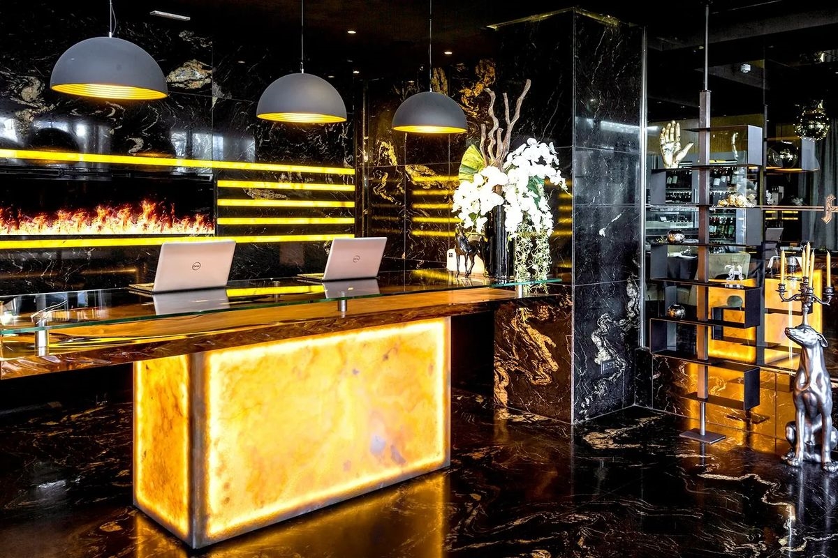 H Hotel
