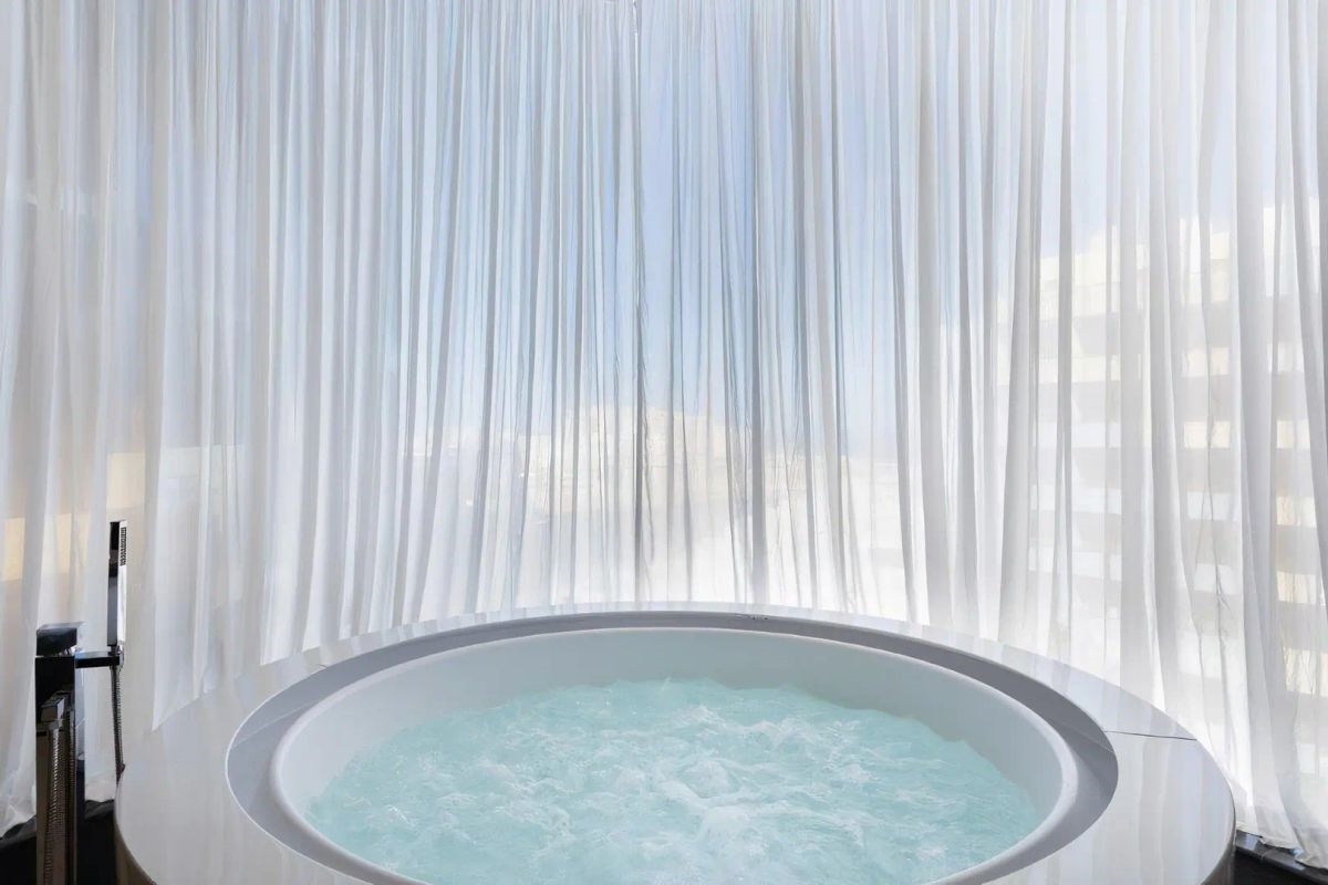 Hugo's Boutique Hotel 5