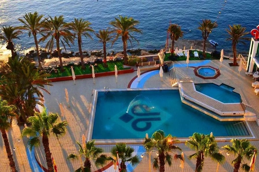 Qawra Palace Resort Spa 4