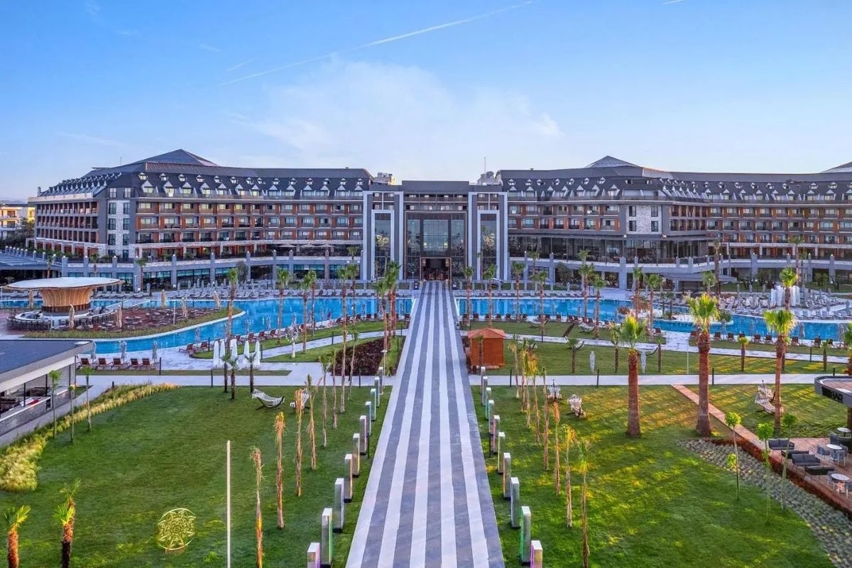 Lago Hotel 5
