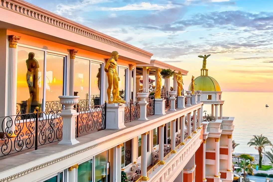 Antique Roman Palace Museum Hotel