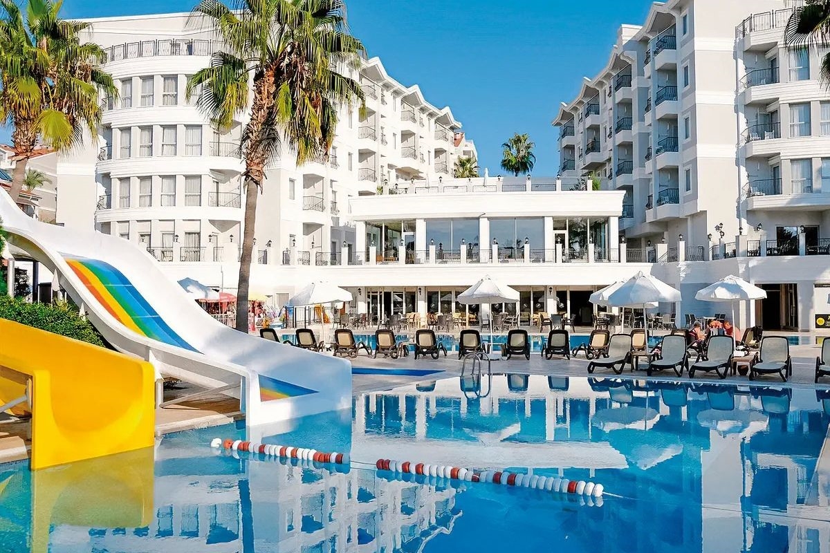 Royal Atlantis Beach 3