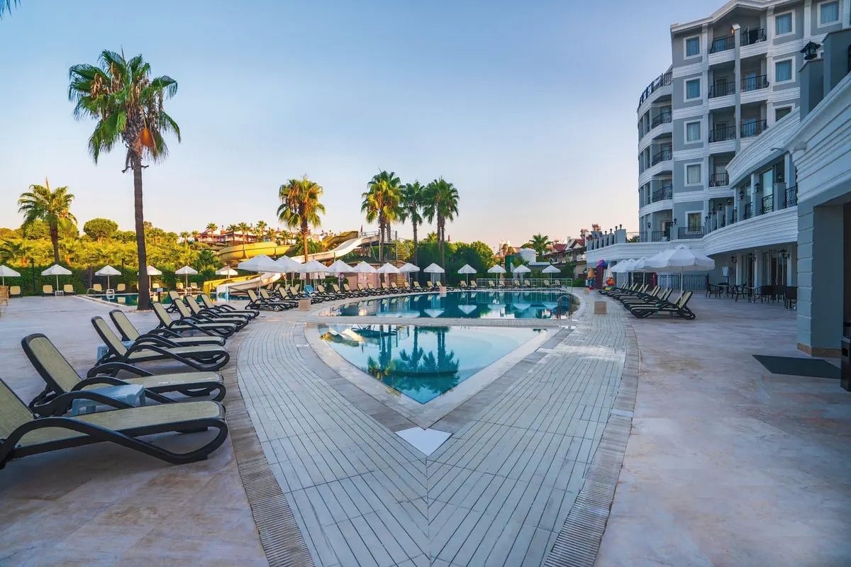 Royal Atlantis Beach 5