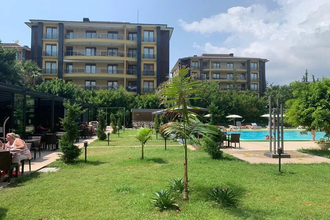 Grand Alisa Hotel