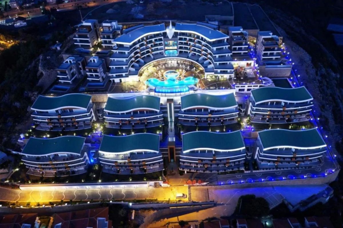 Elite Luxury Suite 2