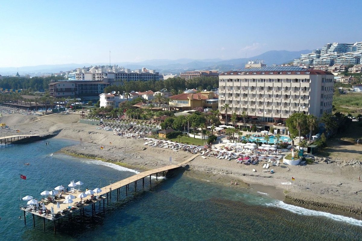 Anitas Beach Hotel 3
