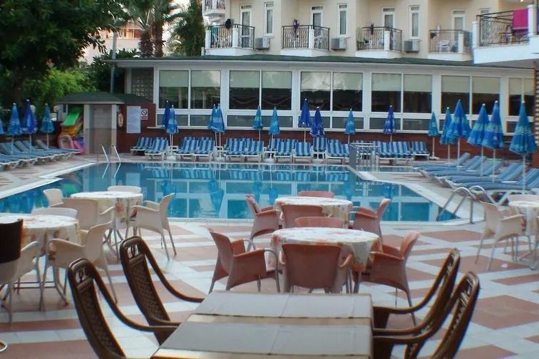 Riviera Hotel & Spa 5