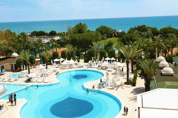 Insula Resort & Spa 3