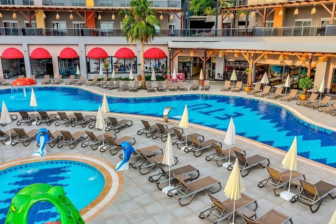 Almaris Resort Hotel 3