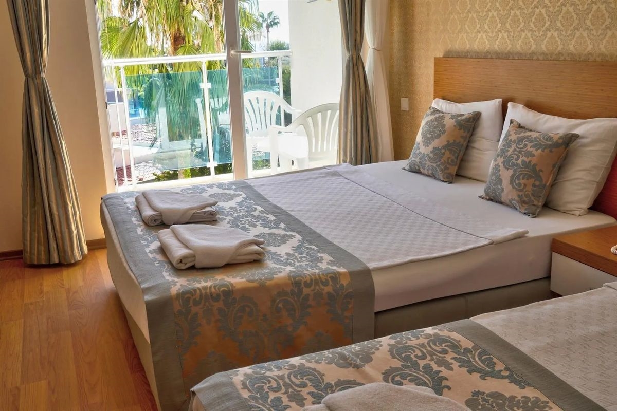 Blue Fish Hotel 5