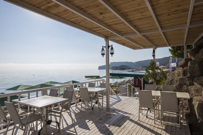 Valeri Beach Hotel 5