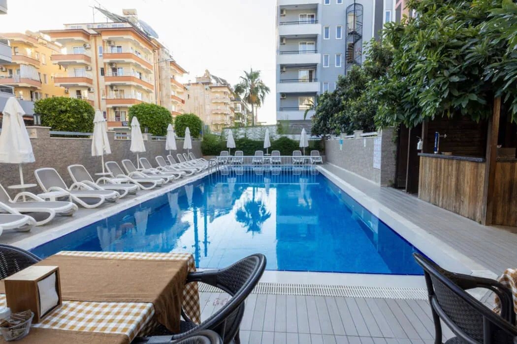 Kandelor Hotel 2