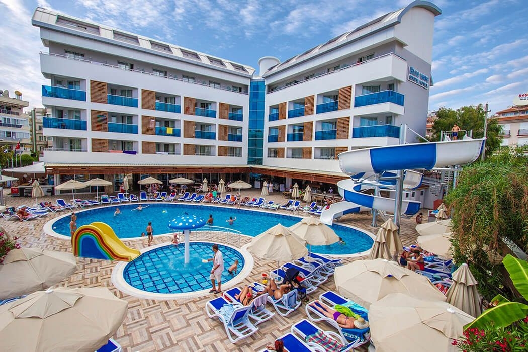 Blue Wave Suite Hotel