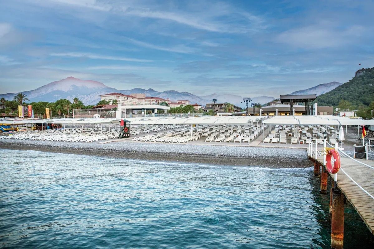 Sailor's Beach Club 3