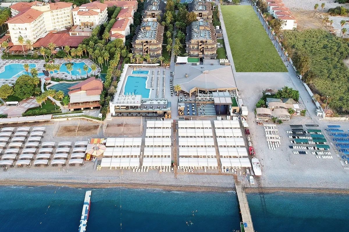 Sailor's Beach Club 5