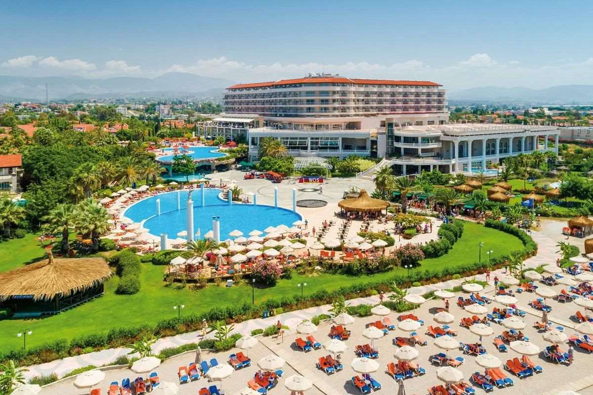 Starlight Resort Hotel 4