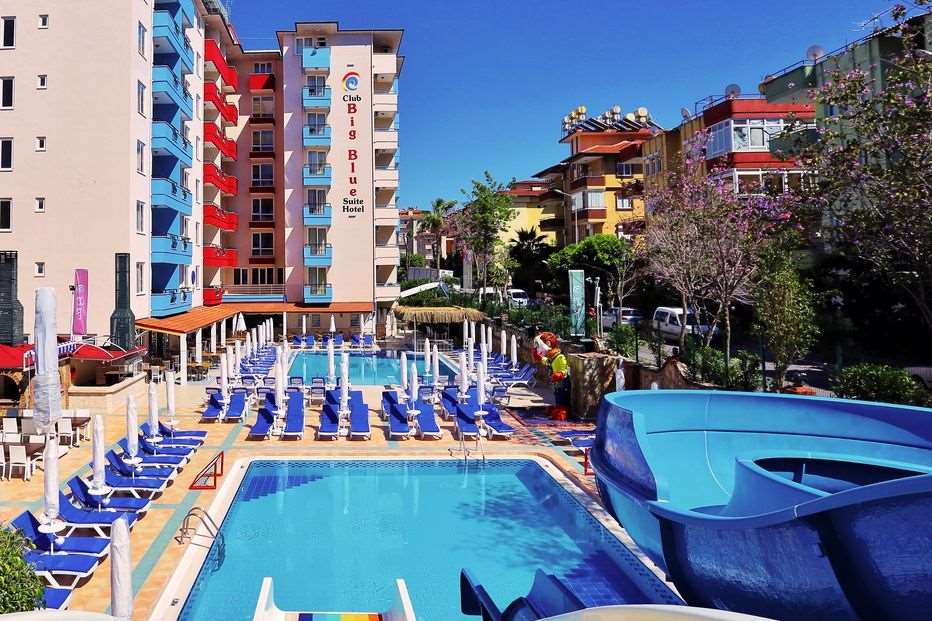 Club Big Blue Suite Hotel