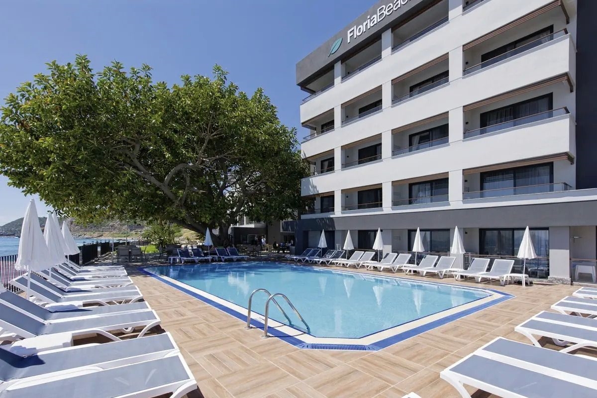 Floria Beach Hotel 5