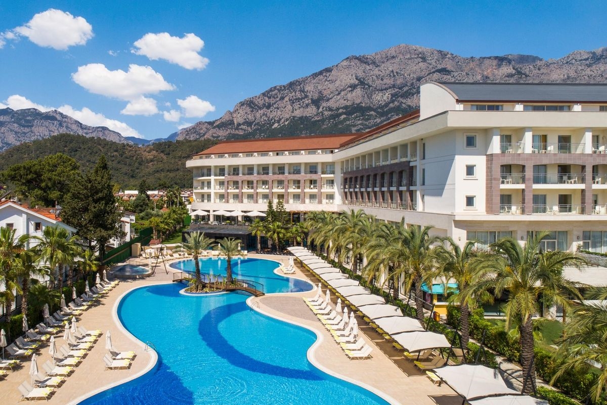 DoubleTree by Hilton Kemer