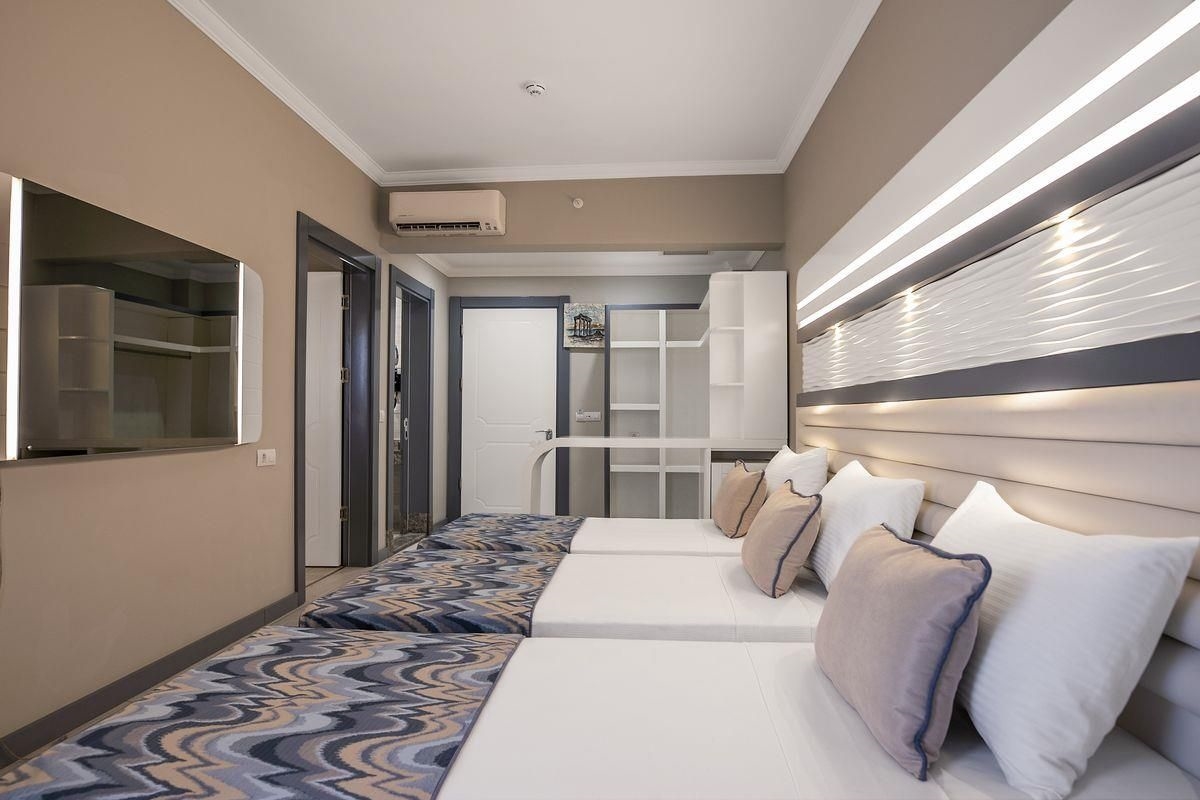 Blue Marlin Deluxe Spa & Resort 5