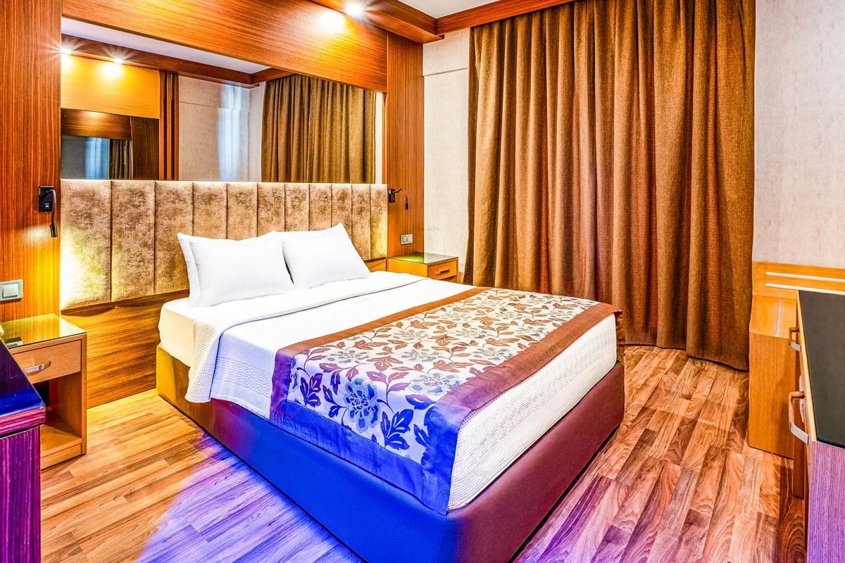 Fame Beach Hotel 5