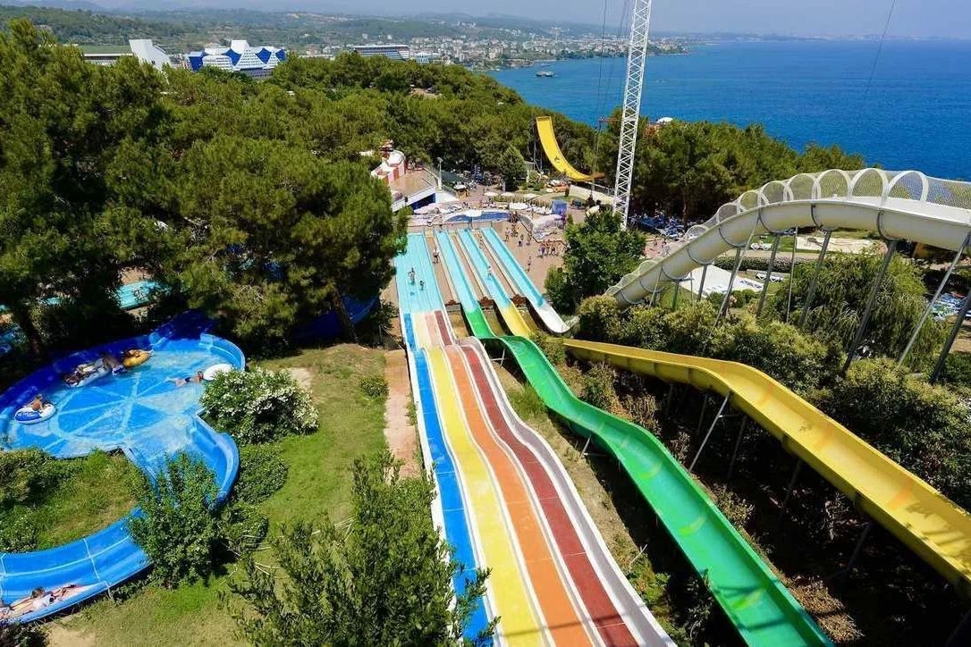 A Good Life Utopia Family Resort (Ex.Water Planet) 2