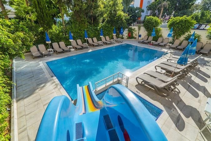 Kleopatra Celine Hotel 2