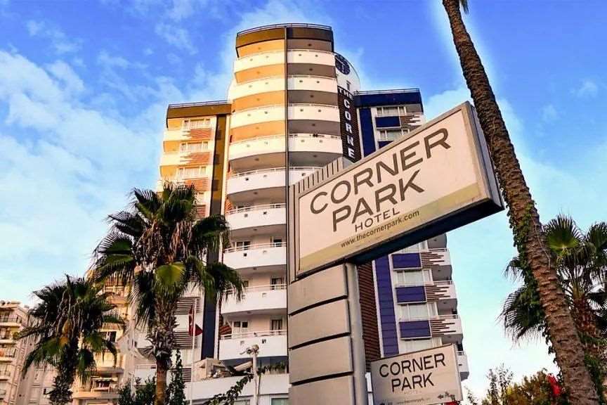 The Corner Park Hotel 5